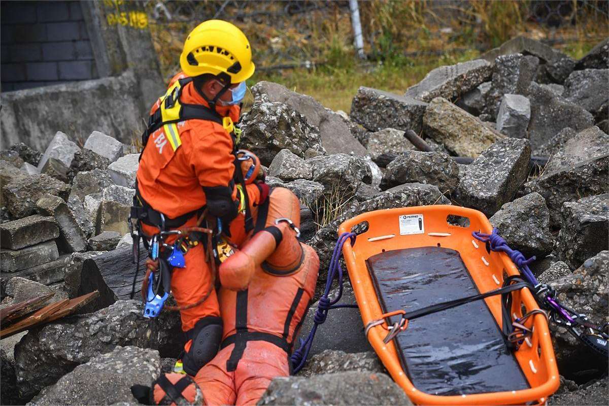 开云官方网站-&quot;野外定向漂流：团队协作的极限考验&quot;的简单介绍